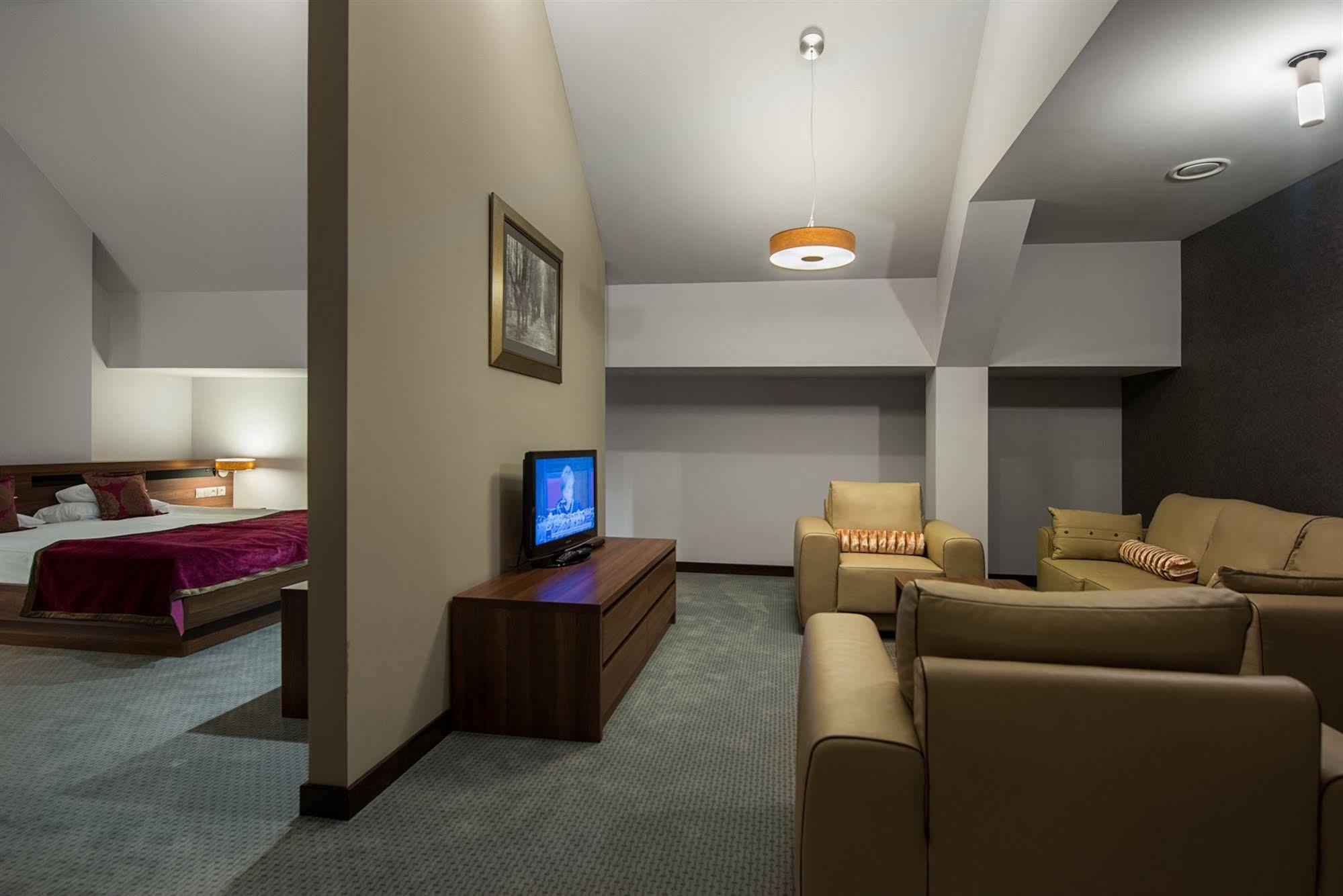 Rado Resort Spa&Wellness Mielec Exterior foto